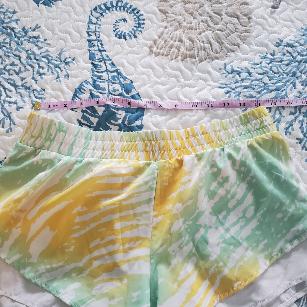 🔥 Fabletics Latrice Short Yellow Green Tie Dye Print Shorts Medium Athletic - Picture 11 of 16